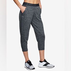 Under Armour Women’s Play Up UA Tech Loose Capri Pants with Pockets Large